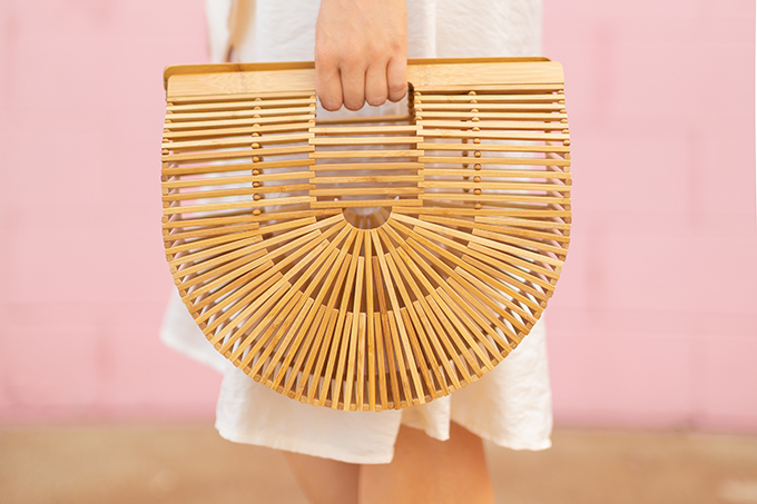 The Accessory Edit | Natural Material Bags | Cult Gaia Ark Large | How to Style Cult Gaia’s Ark Bage | The Best Wood Bags 2018 // JustineCelina.com
