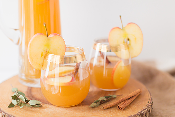 Late Harvest Spiced Apple Sangria | Featuring Eau Claire Distillery’s Apple Brandy | The Best Thanksgiving Sangria Recipe | The Best Apple Sangria Recipes | The Best Fall Sangria Recipe | No Added Sugar Sangria // JustineCelina.com