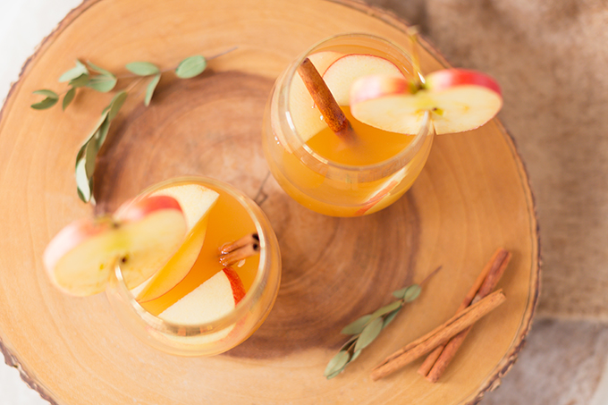 Late Harvest Spiced Apple Sangria | Featuring Eau Claire Distillery’s Apple Brandy | The Best Thanksgiving Sangria Recipe | The Best Apple Sangria Recipes | The Best Fall Sangria Recipe | No Added Sugar Sangria // JustineCelina.com