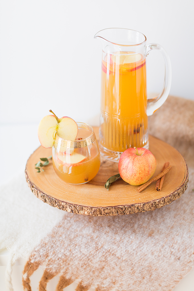 https://www.justinecelina.com/wp-content/uploads/2018/10/justinecelina_late-harvest-spiced-apple-sangria_3.jpg