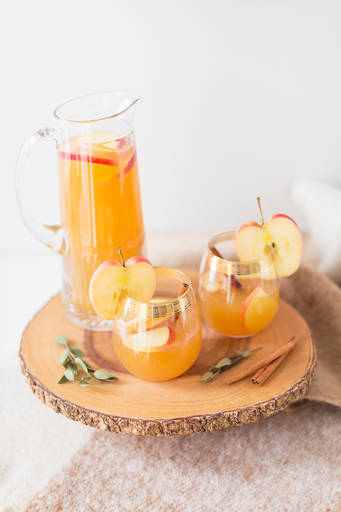 Late Harvest Spiced Apple Sangria | Featuring Eau Claire Distillery’s Apple Brandy | The Best Thanksgiving Sangria Recipe | The Best Apple Sangria Recipes | The Best Fall Sangria Recipe | No Added Sugar Sangria // JustineCelina.com