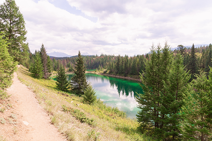 Valley of the 5 Lakes, Jasper National Park | September 2018 Long Weekend | Calgary Lifestyle and Travel Blogger // JustineCelina.com