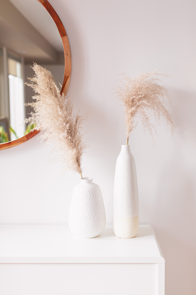 All About Pampas Grass | Pampas Grass Decor | A Bohemian, Mid-Century Modern Living Room featuring Pampas Grass Dried Decor | Pampas Grass Care and Conditioning | How to Stop Pampas Grass from Shedding | Pampas Grass Decor 2019 | Where to Buy Pampas Grass in Canada | Where to Buy Pampas Grass in Calgary | Dried Pampas Grass Arrangement Ideas | Bohemian, Mid Century Modern Decor | Calgary Lifestyle Blogger // JustineCelina.com