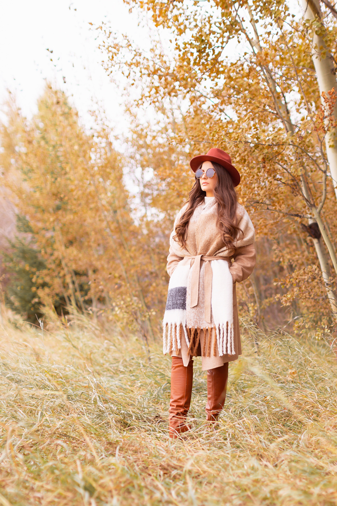 Casual Fall Style Staples | Casual Thanksgiving Outfit Ideas | Thanksgiving Outfit Ideas for Cold Weather | Canadian Thanksgiving Outfits | Casual Family Holiday Dinner Outfit Ideas | Family Thanksgiving Outfits | Bohemian Thanksgiving Outfit Ideas | Casual Boho Fall Outfit | The Best H&M Sweaters | Joe Fresh Faux Leather and Suede Leggings Review | Brunette Woman Wearing a Casual Fall Thanksgiving Outfit | Calgary Fashion & Lifestyle Blogger // JustineCelina.com