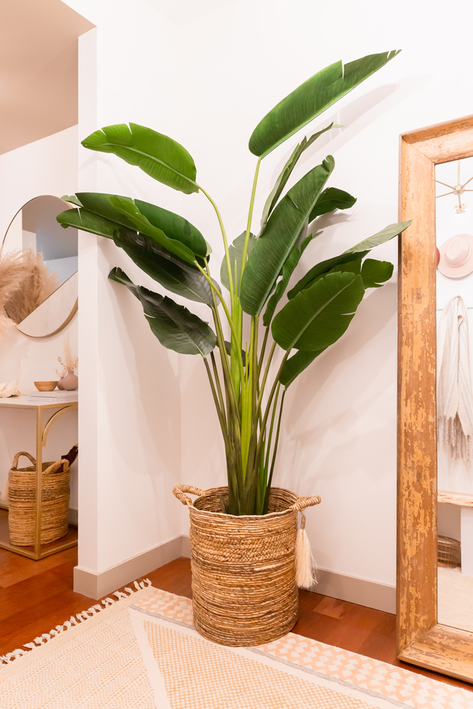 Space Refresh: Entrance Way Reveal in Partnership with Mobilia Canada | A Bohemian, Mid-Century Modern Apartment Entrance Way | Justine Celina Maguire’s Home | 2019 Home Decor Trends | Behr Ultra Pure White | Mobilia Aly Velji Modern India Collection Review | Bohemian, Mid Century Modern Decor | Before and After Transformation | Calgary Lifestyle, Interior Design and Home Decor Blogger // JustineCelina.com