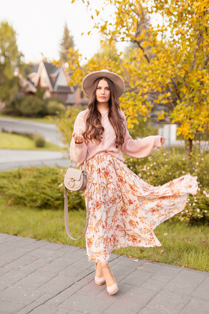 Summer to Fall 2019 Transitional Lookbook: Blushing Boho | Top Summer to Fall 2019 Transitional Trends | Top Autumn 2019 Trends and How to Wear Them | The Best Pleated Skirts and Sweaters for Fall | | Brunette woman wearing an H&M Floral Pleated Skirt, Misguided Blush Sweater, Aldo Brown Muschett Espadrilles, A Grey Chloe Tess Dupe by Artisan Anything, Round Brown Sunglasses and Taupe Felt Flat Brimmed Hat | Top Calgary Fashion & Creative Lifestyle Blogger // JustineCelina.com