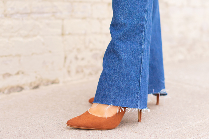 Colour Crush: Classic Blue | Brunette woman wearing a Zara Straight Leg Raw Edge Blue Jeans and Mango Cognac Asymmetric Stiletto Shoes in an urban Setting | How to Wear Pantone’s 2020 Color of the Year, Classic Blue | Pantone Color of The Year 2020 Fashion | Transitional Winter to Spring Fashion for Canadians | Calgary Fashion Blogger // JustineCelina.com